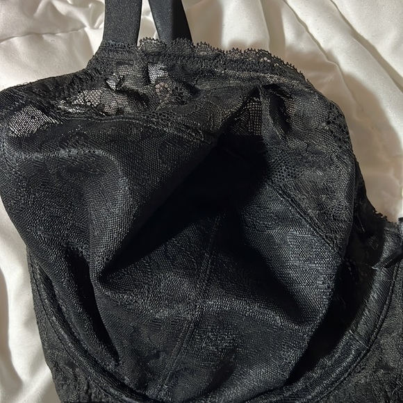 Brand new black lace bra 34j - Picture 2 of 5